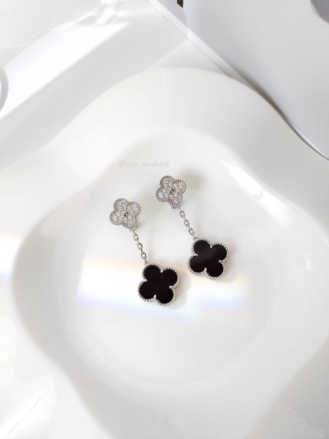 Van Cleef Arpels Magic Alhambra Earrings 2 Motifs 18k White Gold (5) - newkick.app